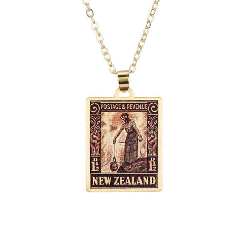 Wahine Tunu Kai– 1935 Pictorial Stamp Necklace