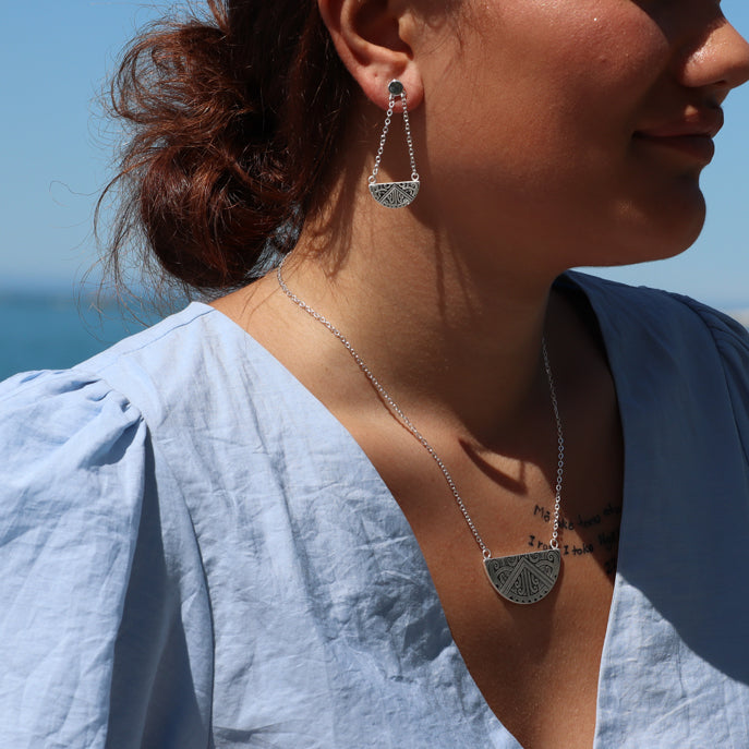 Maunga-nui Breastplate Necklace