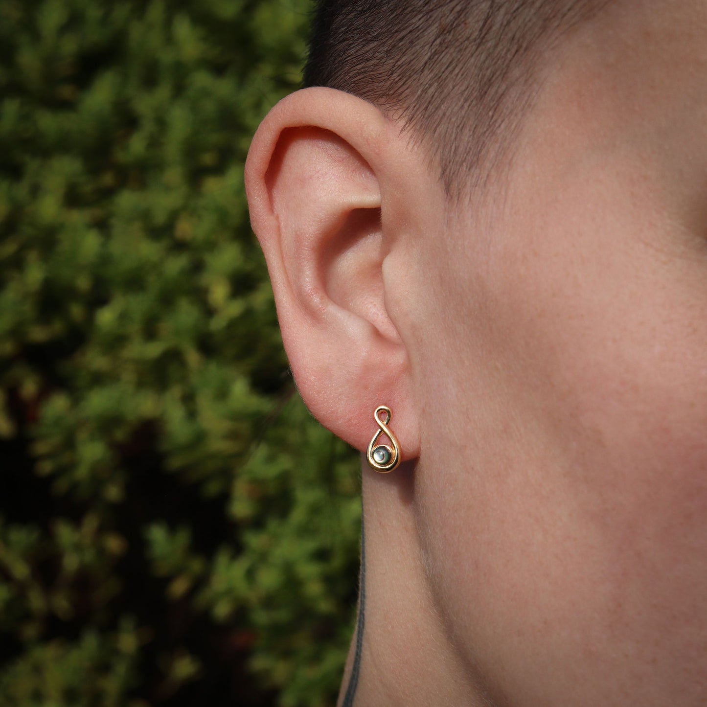 Twist and Paua Stud