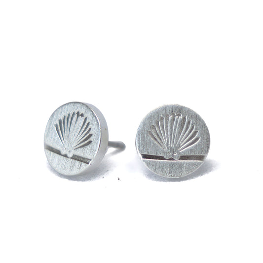 Keke Silver piwakawaka fantail bird etched silver stud earrings NZ 